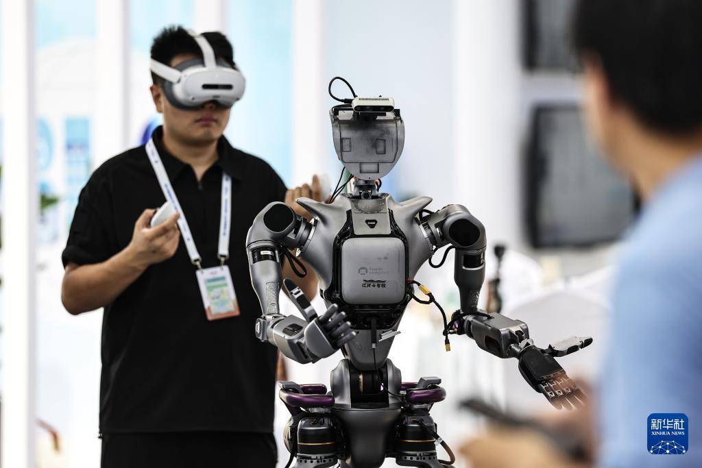 科技赋能产业，智慧生活新图景徐徐展开 2025全球工业互联网大会聚焦远程健康管理服务